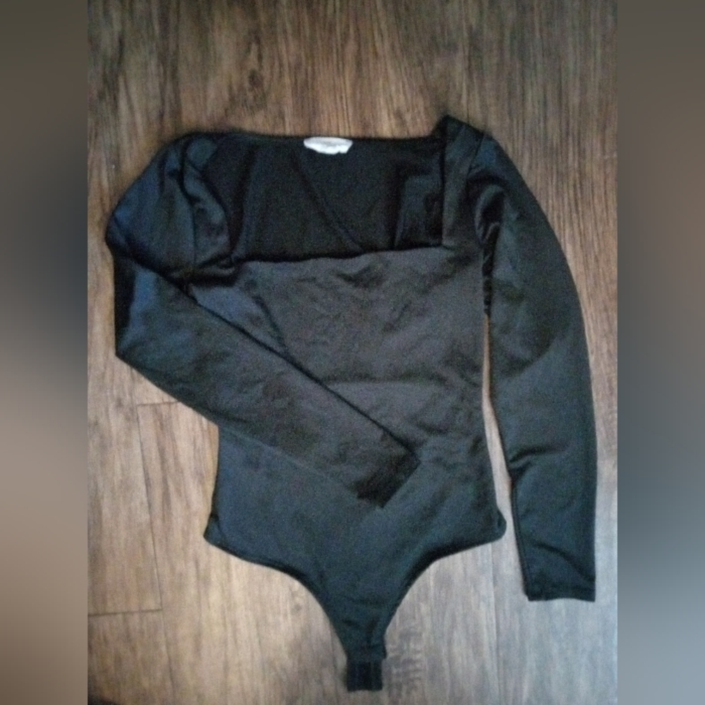 Black basic bodysuit